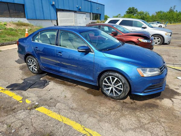 2017 VOLKSWAGEN JETTA SE