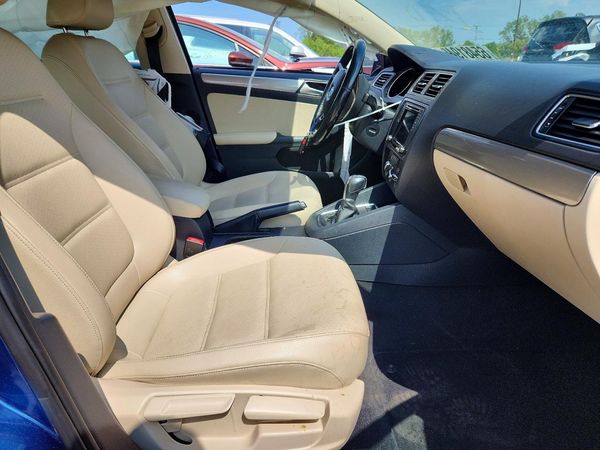 2017 VOLKSWAGEN JETTA SE