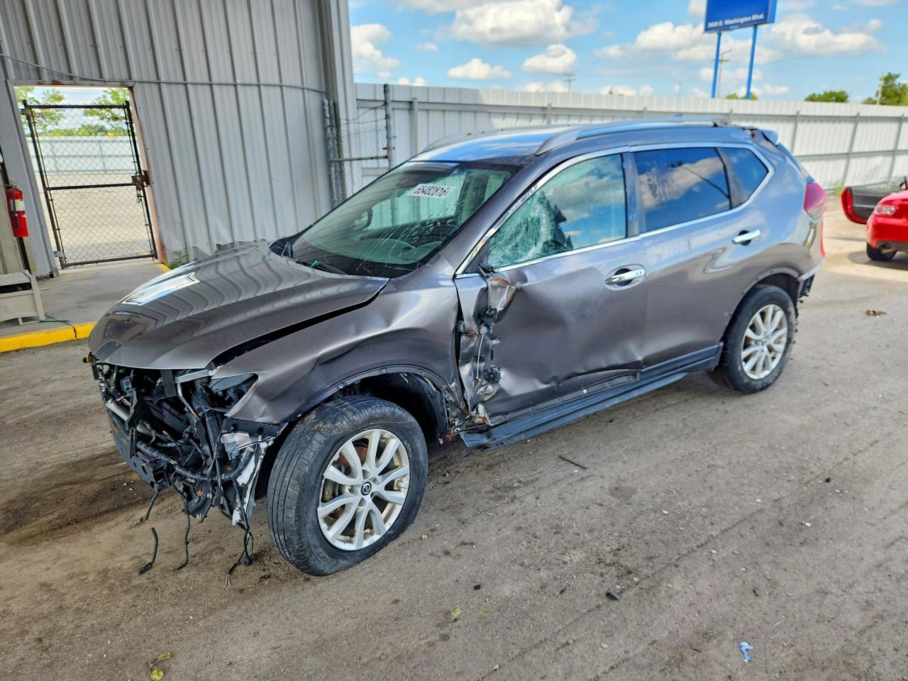 2019 NISSAN ROGUE — Front 3/4