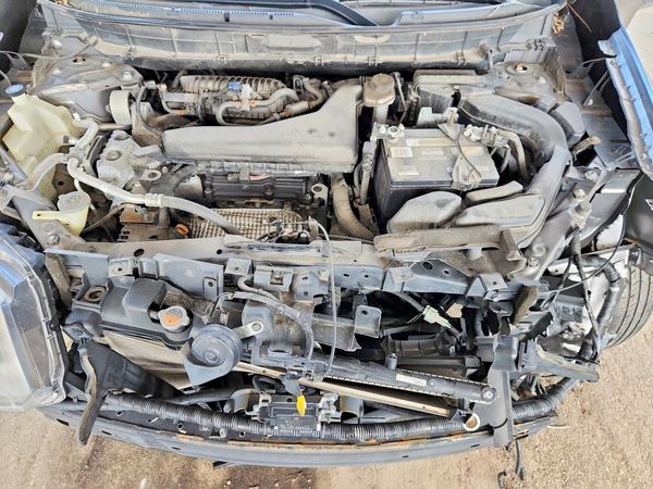 2019 NISSAN ROGUE — Engine bay