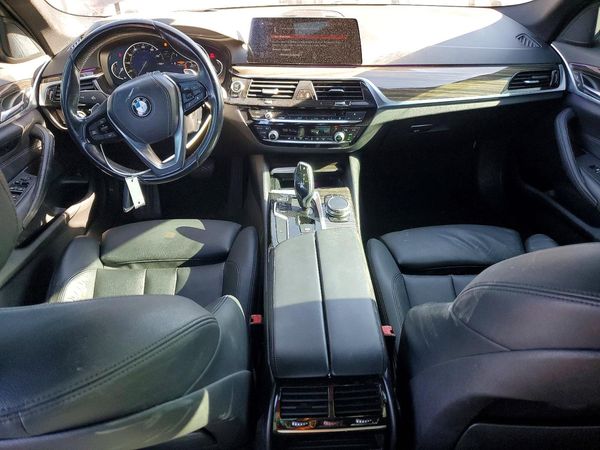 2019 BMW 530