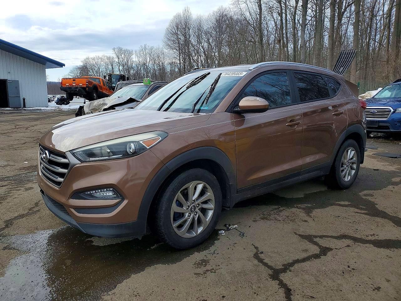 2016 HYUNDAI TUCSON — Front 3/4