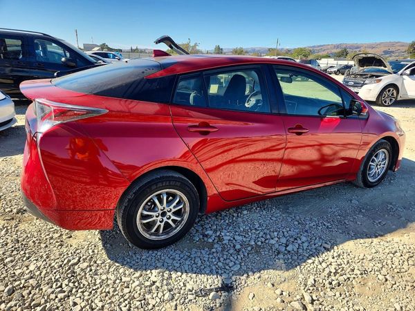 2016 TOYOTA PRIUS