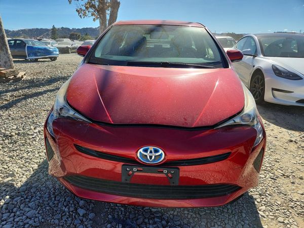2016 TOYOTA PRIUS
