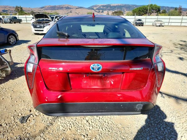 2016 TOYOTA PRIUS