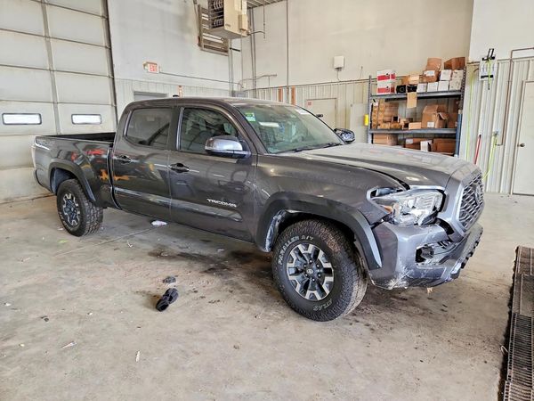 2022 TOYOTA TACOMA SR5