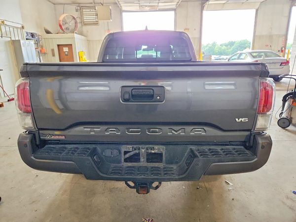 2022 TOYOTA TACOMA SR5