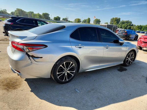 2018 TOYOTA CAMRY