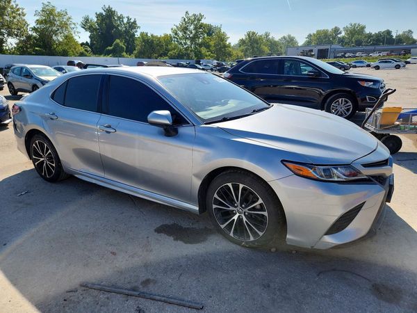 2018 TOYOTA CAMRY