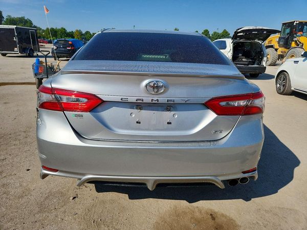 2018 TOYOTA CAMRY