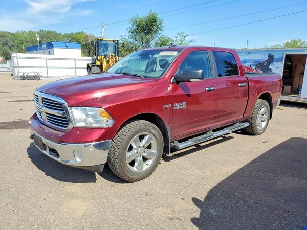 2016 RAM 1500 SLT