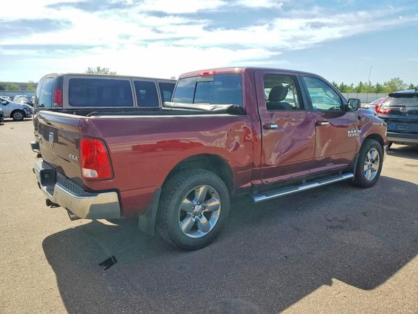 2016 RAM 1500 SLT