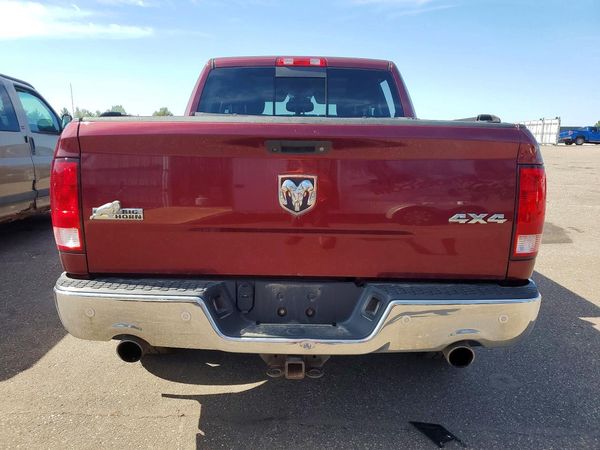 2016 RAM 1500 SLT