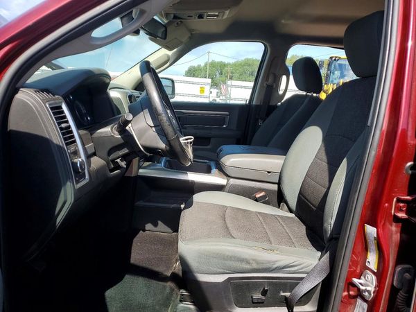 2016 RAM 1500 SLT