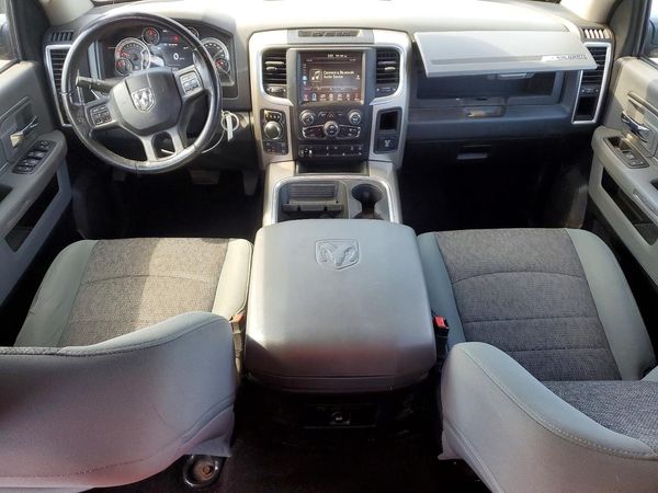 2016 RAM 1500 SLT
