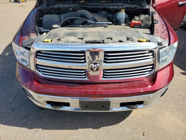 2016 RAM 1500 SLT