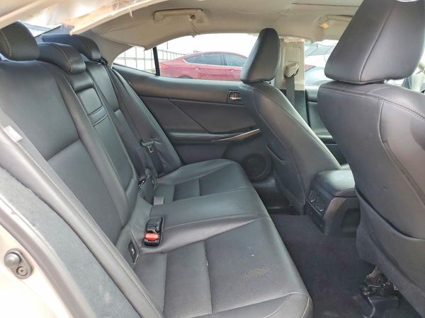 2016 LEXUS IS 200t
