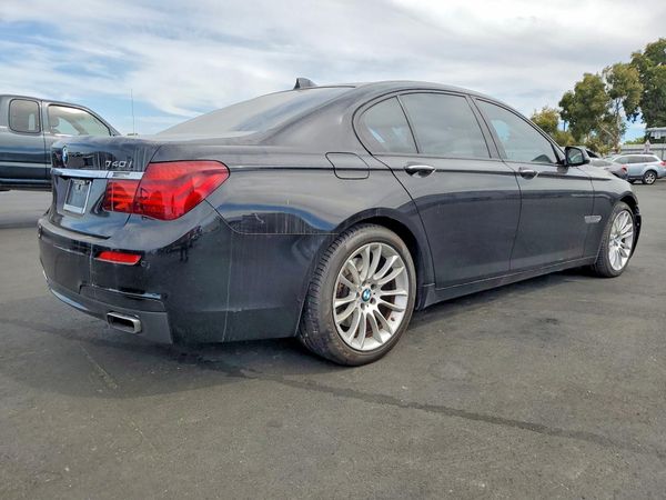 2015 BMW 740