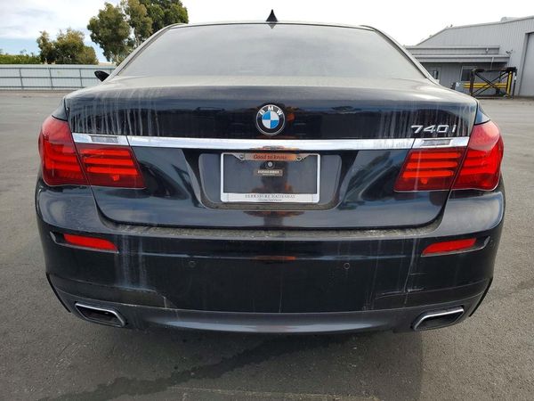 2015 BMW 740