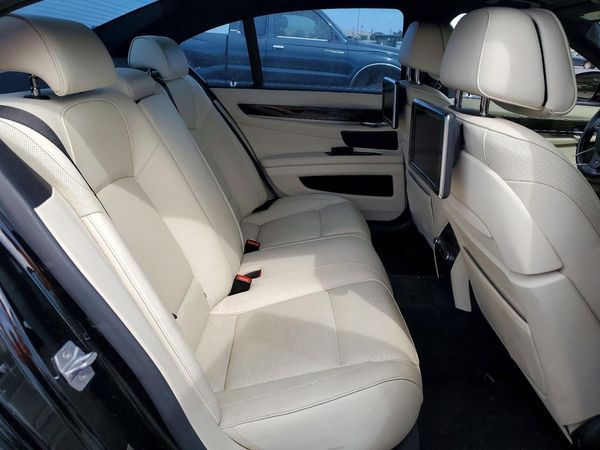 2015 BMW 740