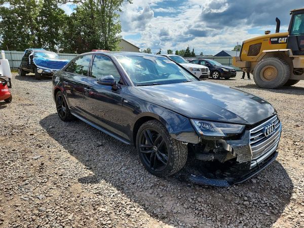 2017 AUDI A4 quattro Premium