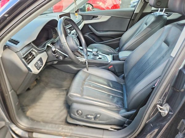 2017 AUDI A4 quattro Premium