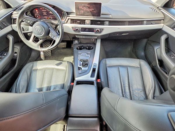 2017 AUDI A4 quattro Premium