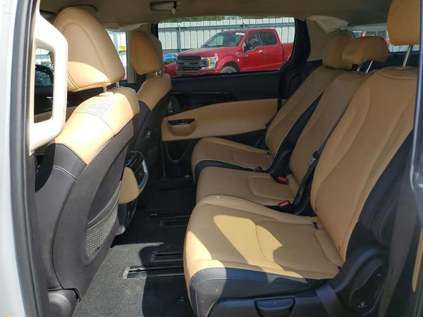 2024 KIA CARNIVAL