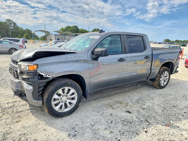2022 CHEVROLET SILVERADO Custom — Front 3/4
