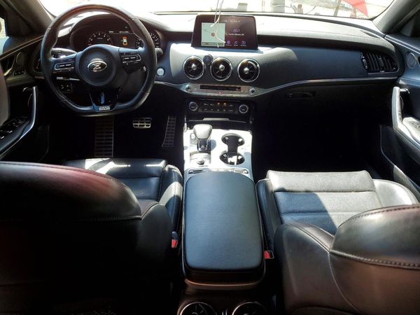 2021 KIA STINGER