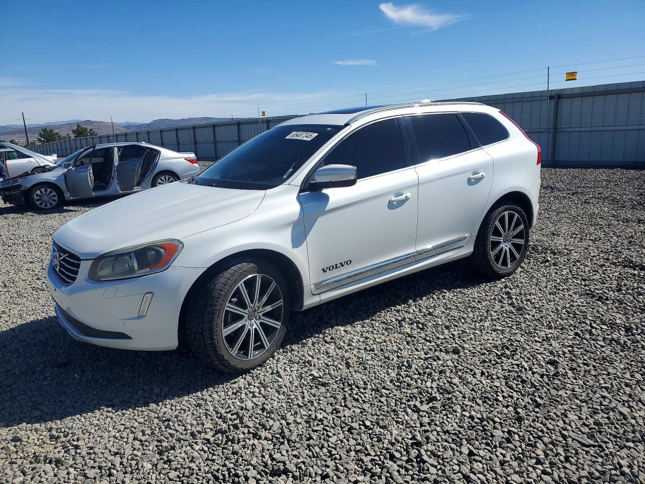 2017 VOLVO XC60 Inscription