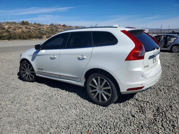 2017 VOLVO XC60 Inscription