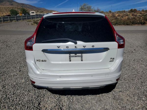 2017 VOLVO XC60 Inscription