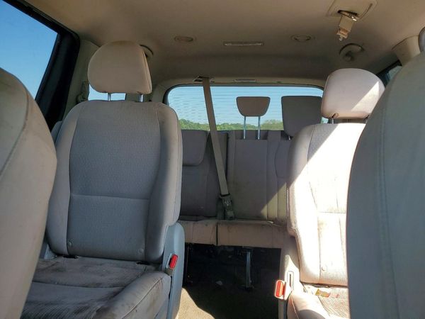 2016 KIA SEDONA LX - Middle-low
