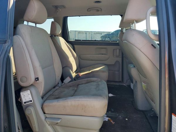 2016 KIA SEDONA LX - Middle-low