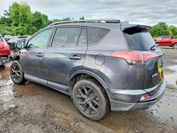 2018 TOYOTA RAV4 SE