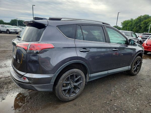 2018 TOYOTA RAV4 SE