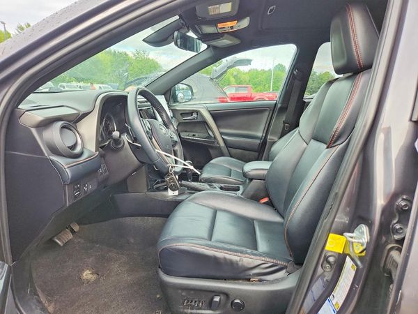 2018 TOYOTA RAV4 SE