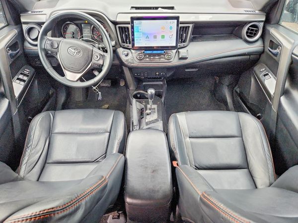 2018 TOYOTA RAV4 SE