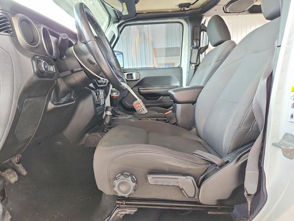 2018 JEEP WRANGLER UNLIMITED SPORT — DENT