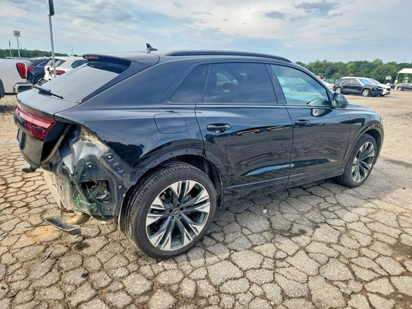 2024 AUDI Q8
