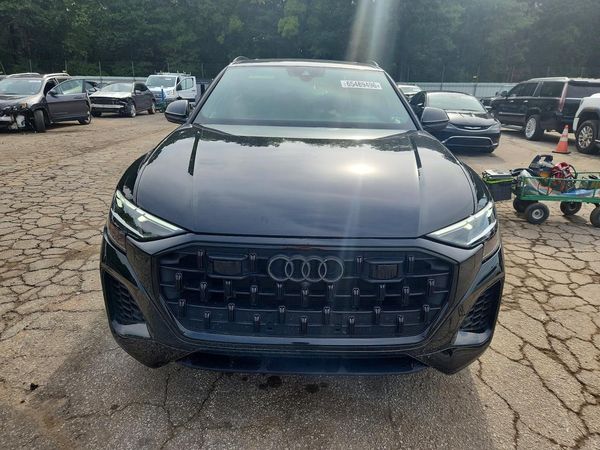 2024 AUDI Q8