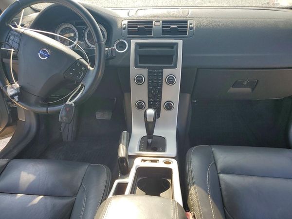 2012 VOLVO C70