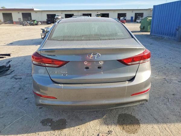 2018 HYUNDAI ELANTRA SE