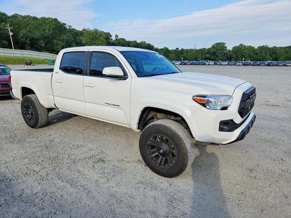 2022 TOYOTA TACOMA SR5 — Passenger 3/4