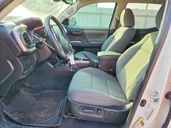 2022 TOYOTA TACOMA SR5 — DENT