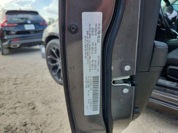 2020 CHRYSLER 300