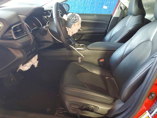 2020 TOYOTA CAMRY XSE — DENT