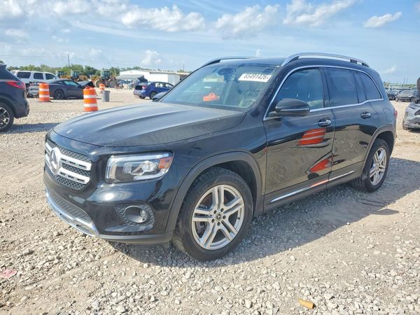 2020 MERCEDES-BENZ GLB GLB250 — Front 3/4