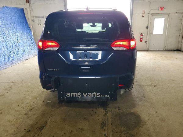 2020 CHRYSLER VOYAGER LXI
